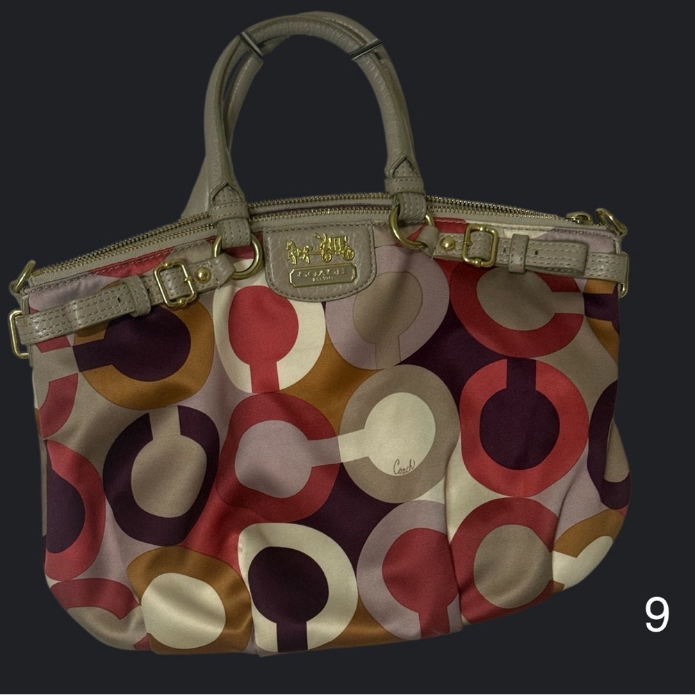 Live Show Coach Purchases! - Picture 9 of 11